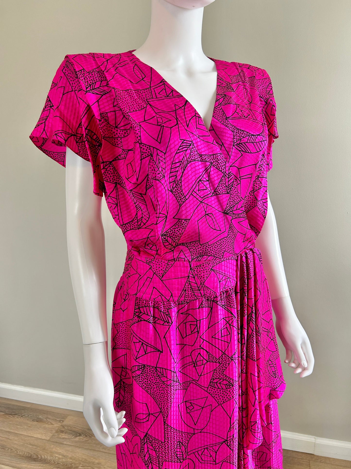 Vintage 1980s Norah Noh Wrap Dress / 80s hot pink silk abstract print dress / Size S M