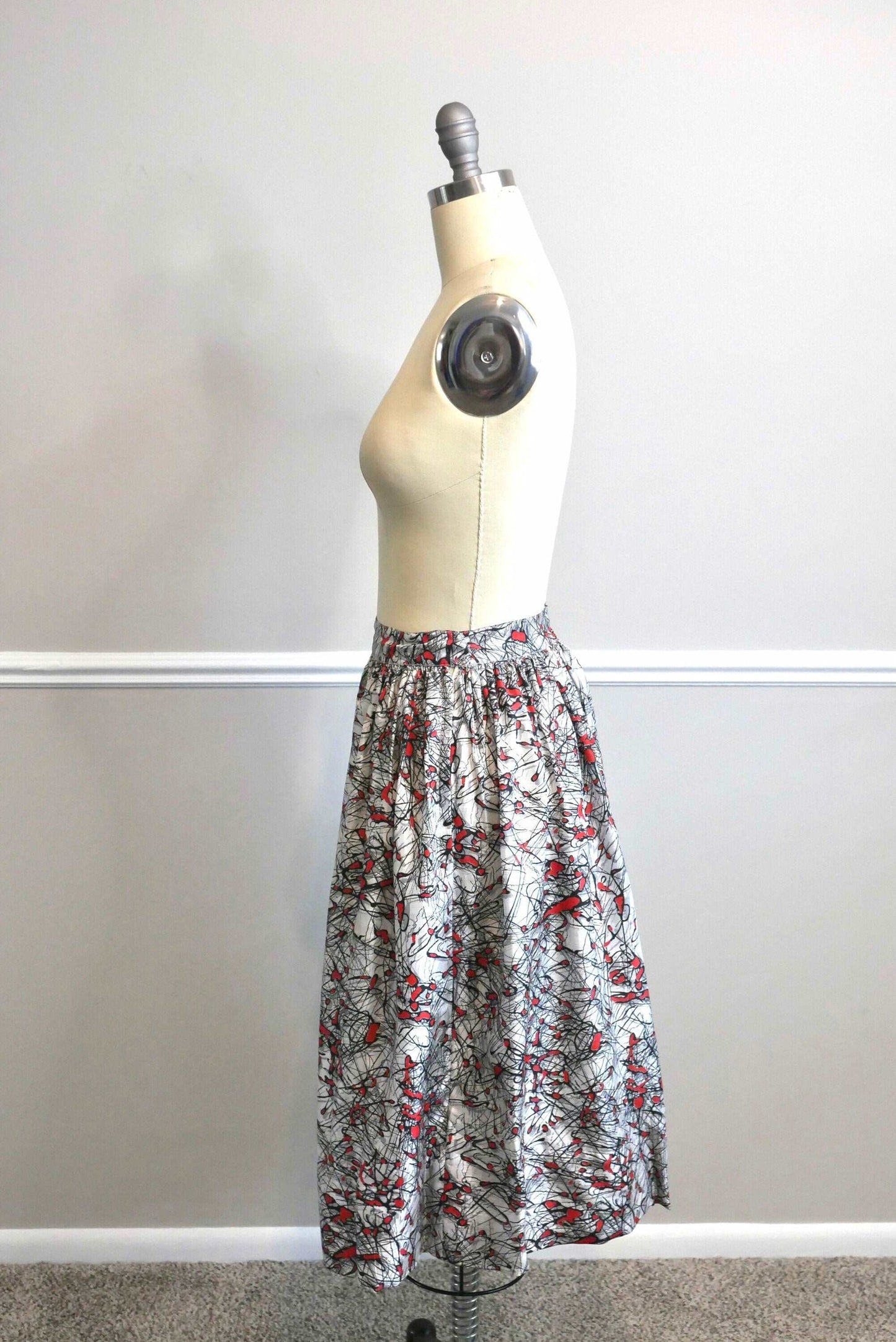 ON SALE Vintage 1950s Circle Skirt / 50s retro Jackson Pollock print Silver full skirt holiday party size XS S