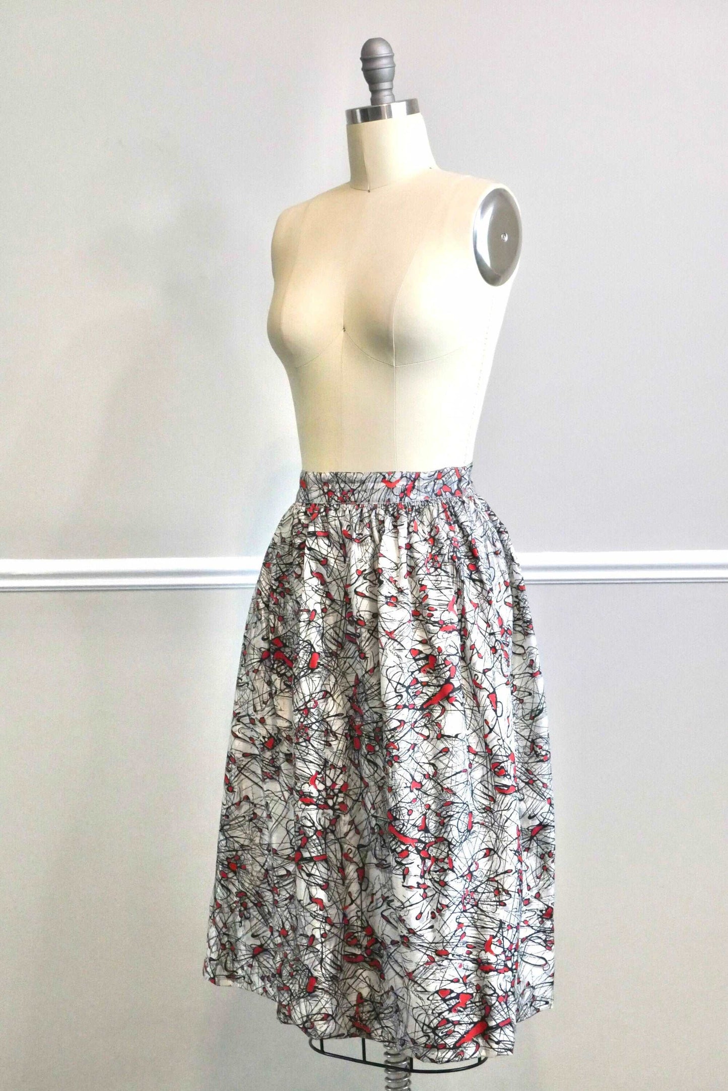 ON SALE Vintage 1950s Circle Skirt / 50s retro Jackson Pollock print Silver full skirt holiday party size XS S