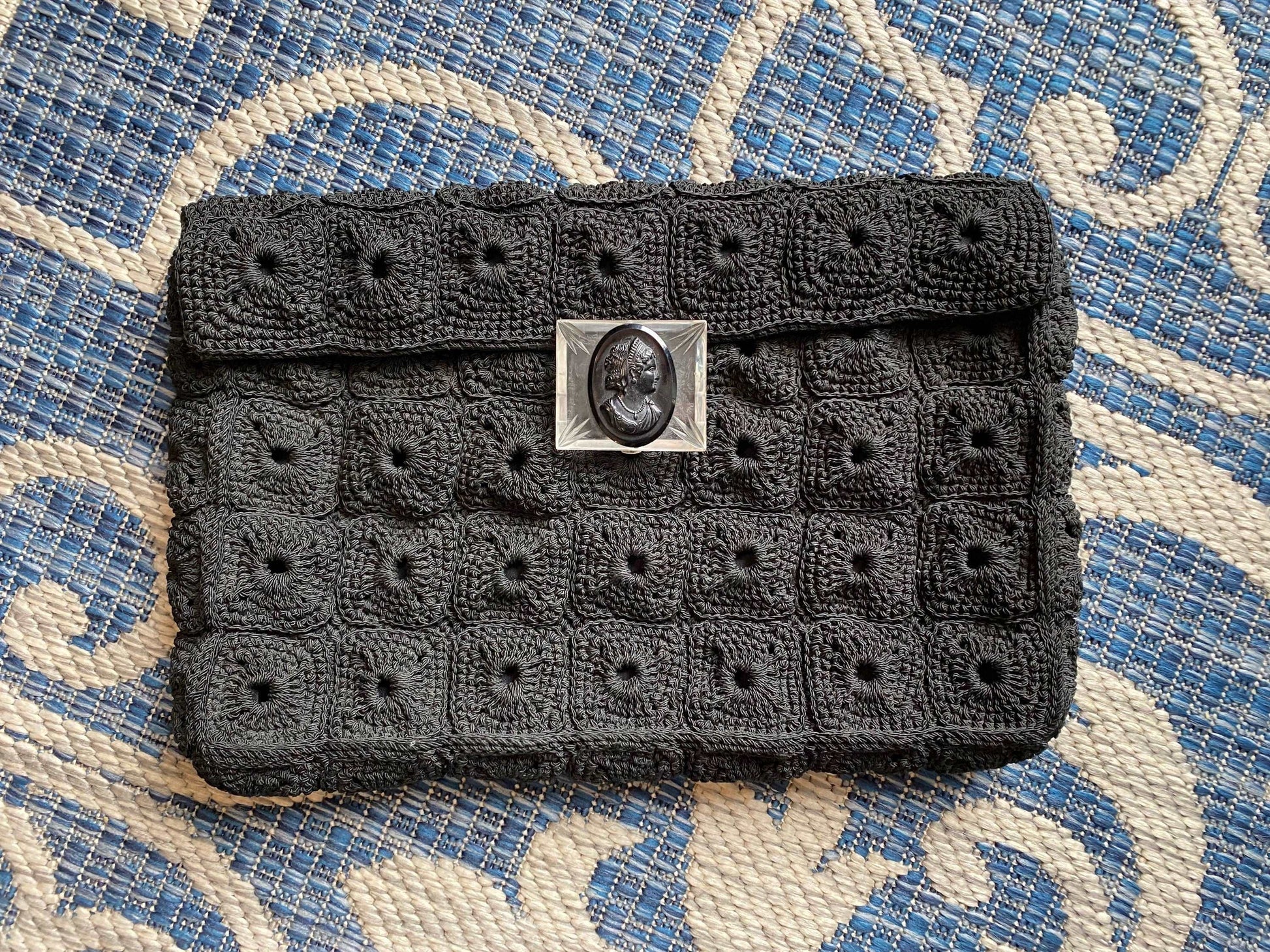 Vintage 1940s Black Macrame Handbag / 40s retro crochet large purse with lucite clasp