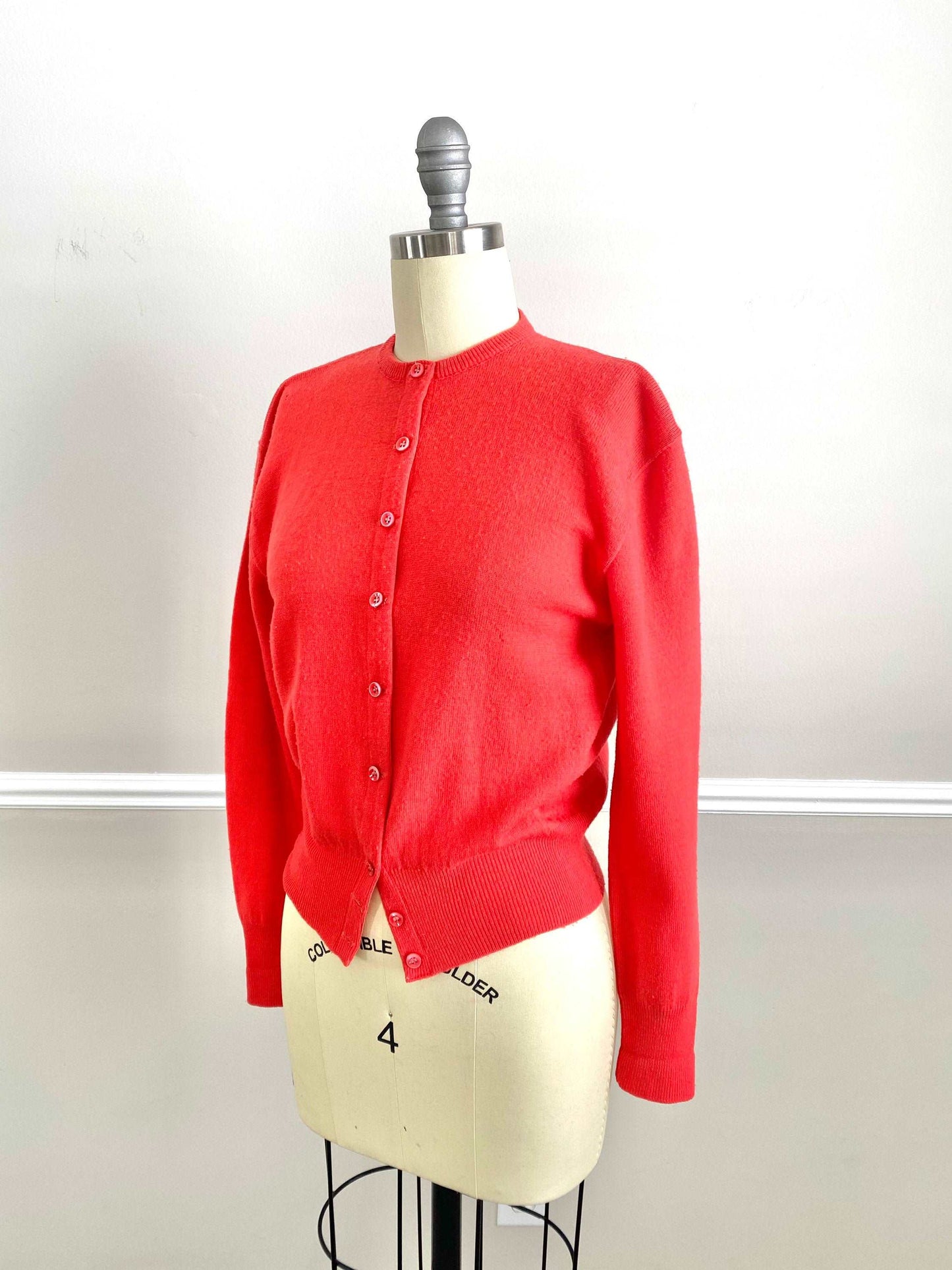 ON SALE Vintage 1940s Pink Coral Cardigan / 40s retro wool sweater size S M