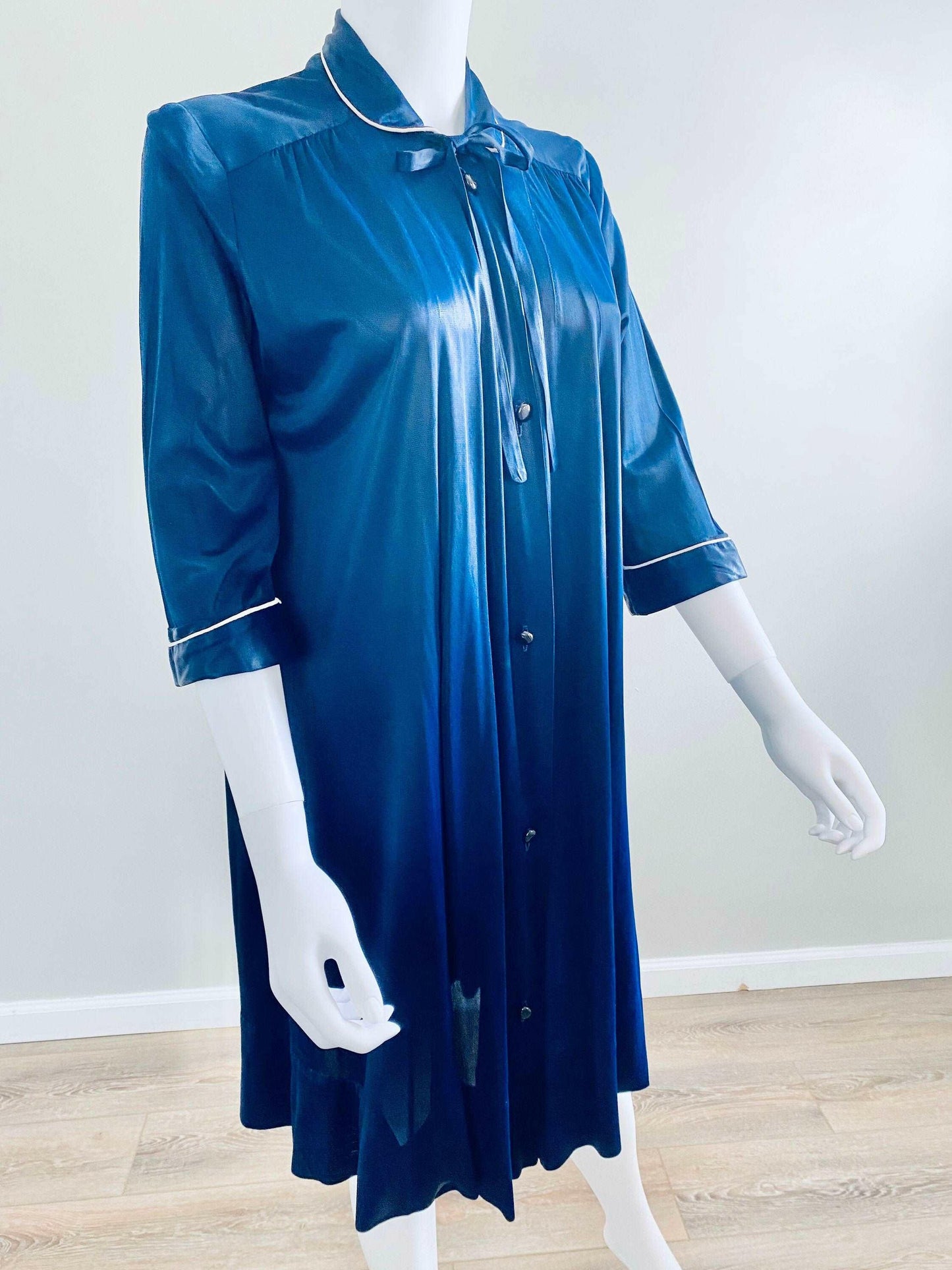 1940&#39;s plus sized robe