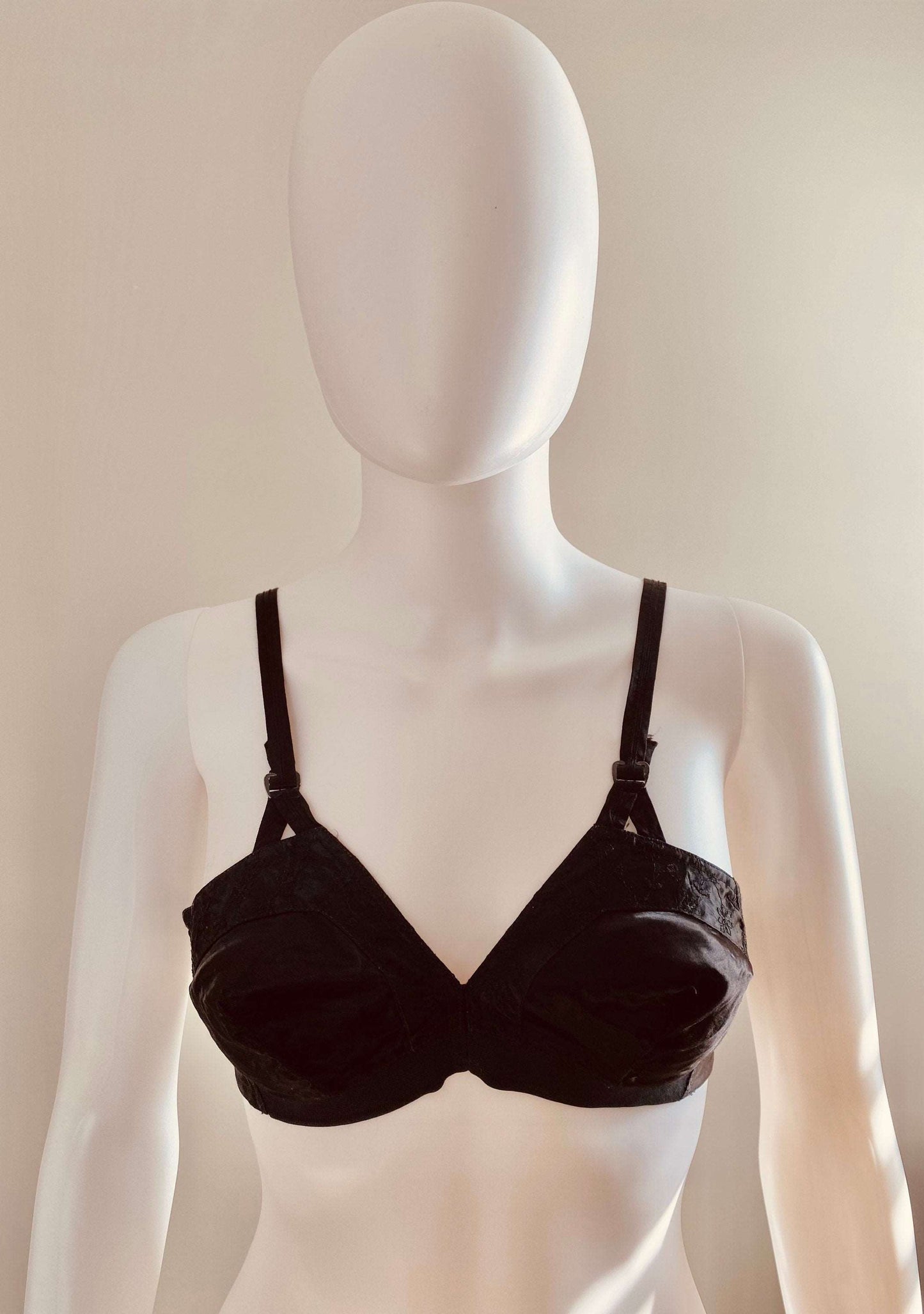 Vintage 1940s Black Satin Bullet Bra / 40s Learners Bra / 40s lingerie