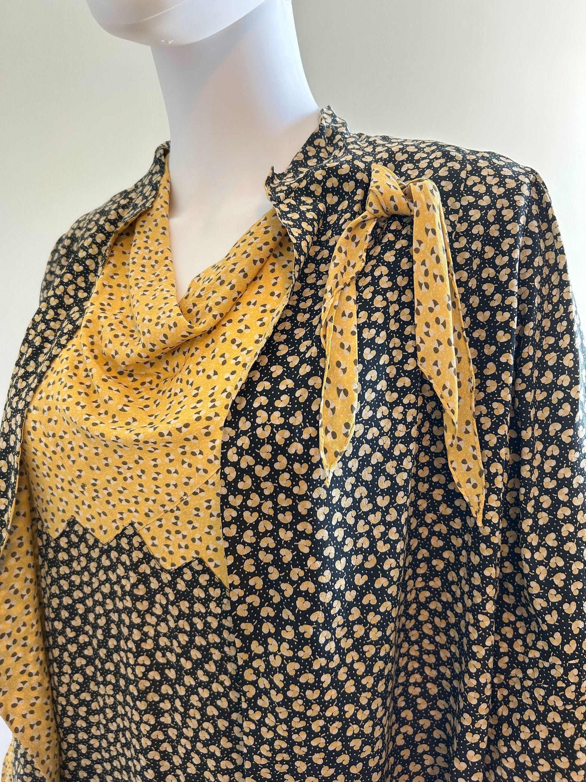 Vintage 1920s Floral Cold Rayon Dress / 20s Day Dress / Size M