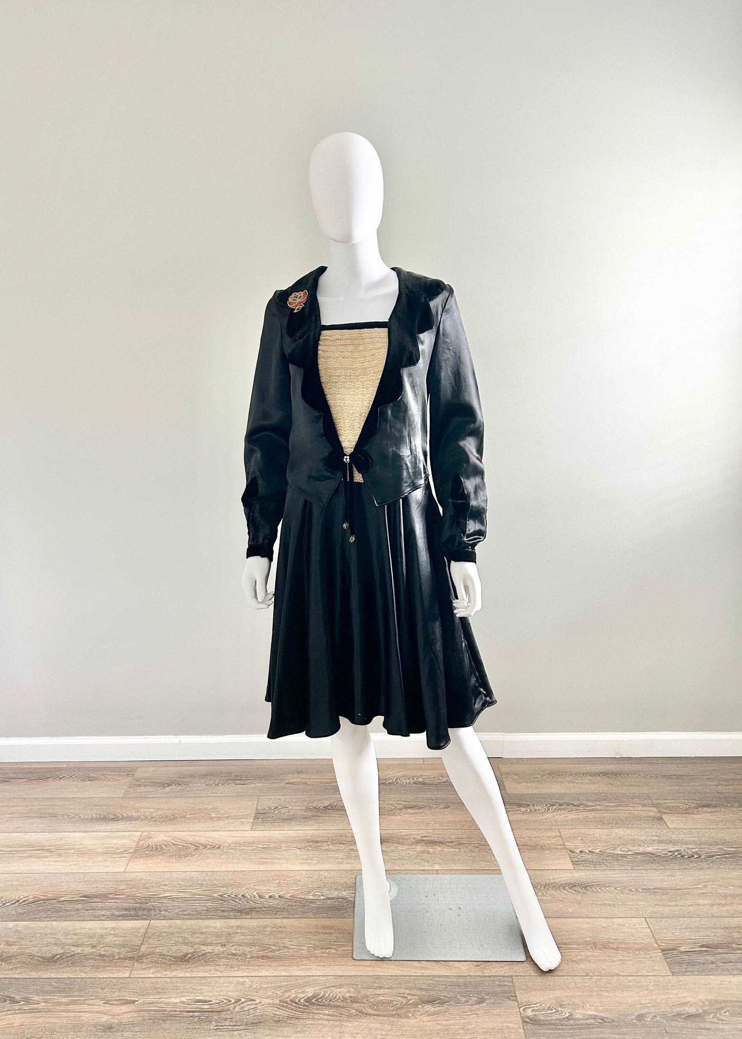 Vintage 1920s Black Liquid Satin Dress / 20s long sleeve dress / Size S