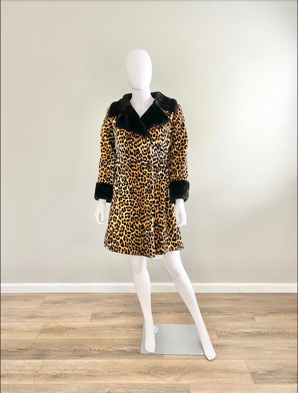Vintage 1960s Velvet Leopard Print Coat / 60s retro vegan fur coat / size S