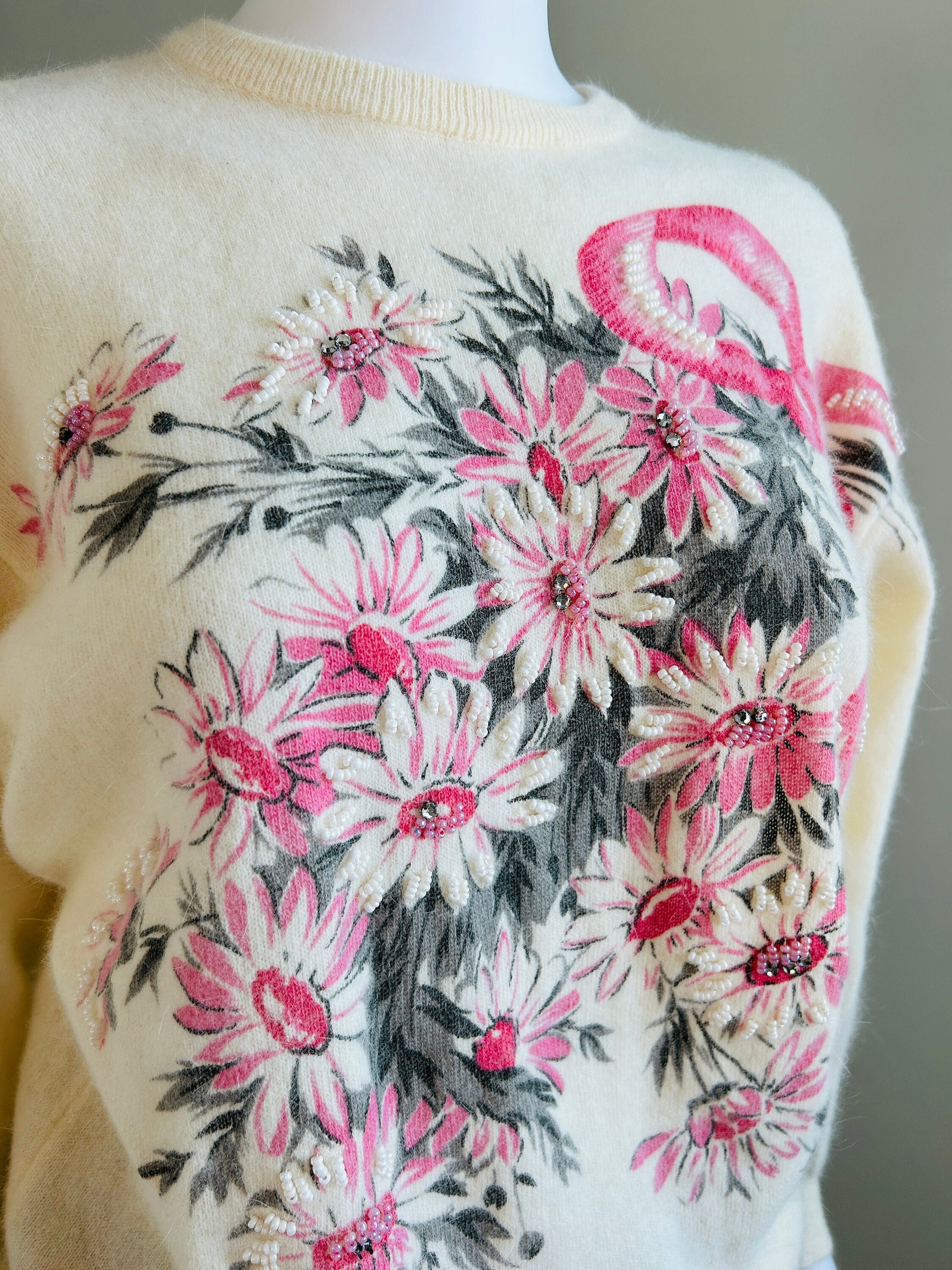 Vintage 1950s Angora Sweater / 50s Floral Print Sweater / Size M